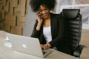 chatting with lawyer from online legal services provider