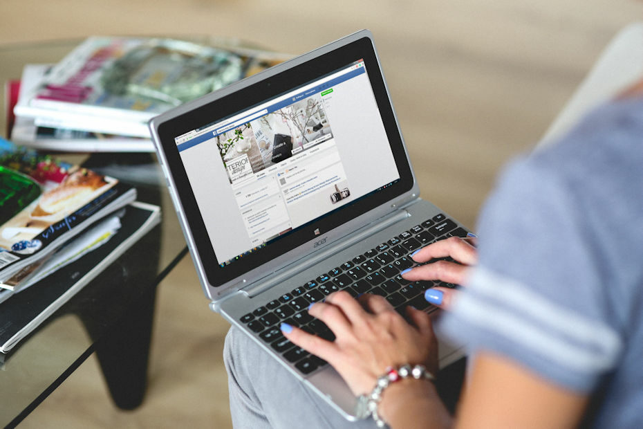 Person visiting a Facebook Shops shop